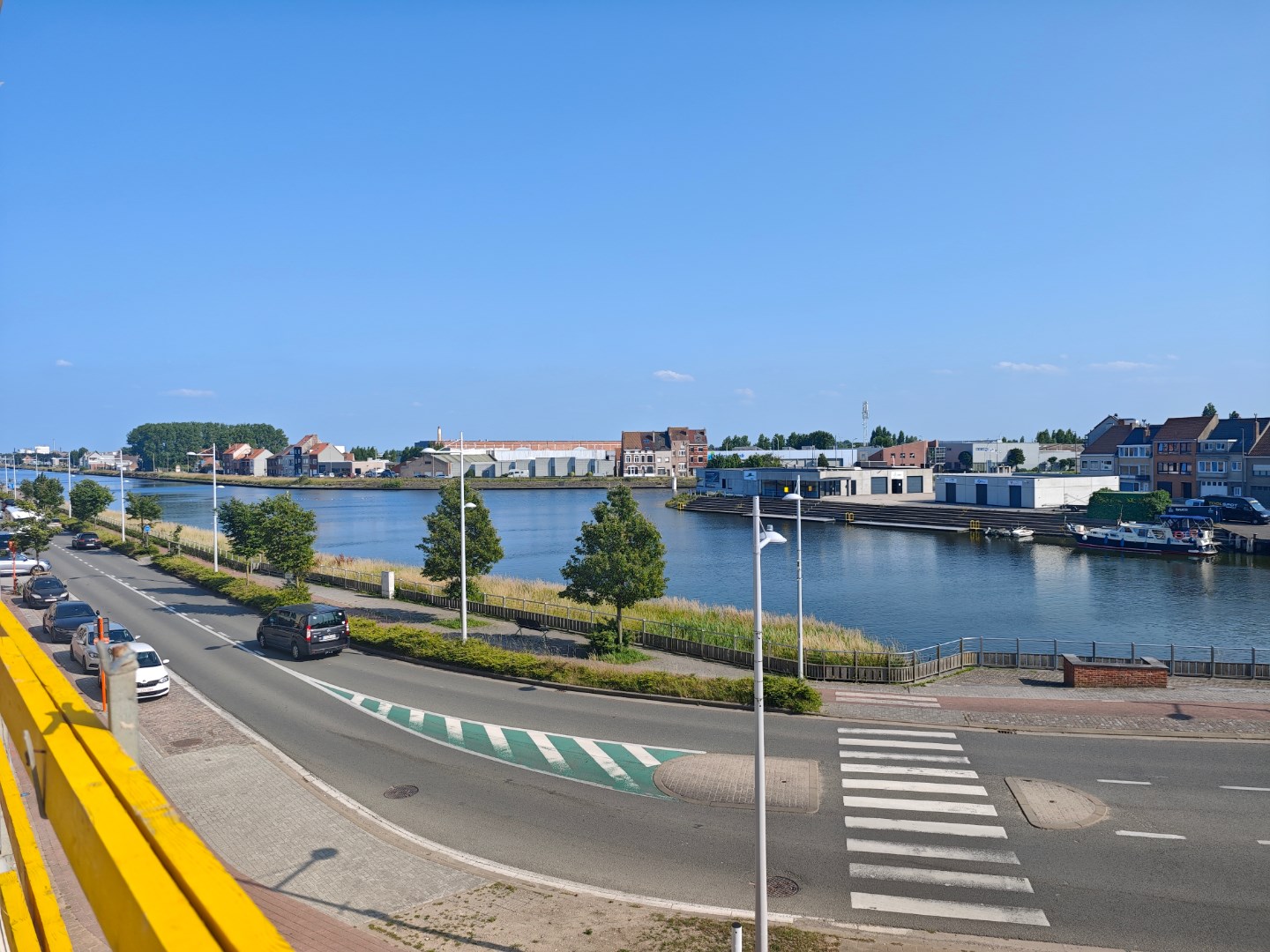 Zuidgericht nieuwbouwappartement met 2 ruime slaapkamers en zicht op het water - foto 3