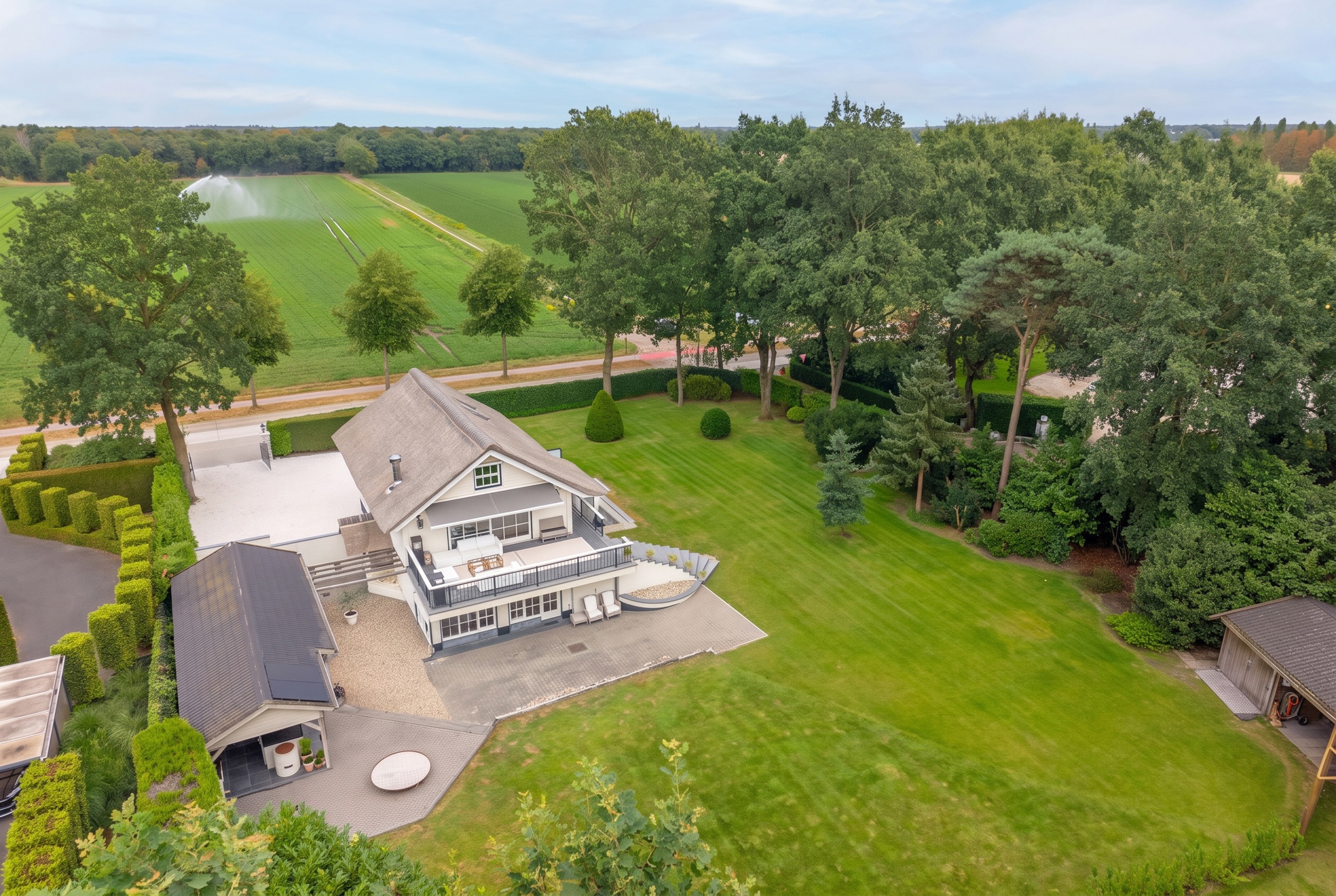 TIJDELIJK BESCHIKBAAR | EEN BIJZONDERE VILLA IN HET GROEN - foto 4