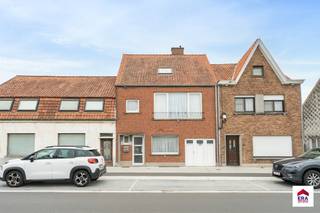 Verzorgde woning met 2 slpks en grote tuin op 431m² in centrum Tielt.Ligging: Wonen in het centrum met alles binnen handbereik? Deze verzorgde woning...