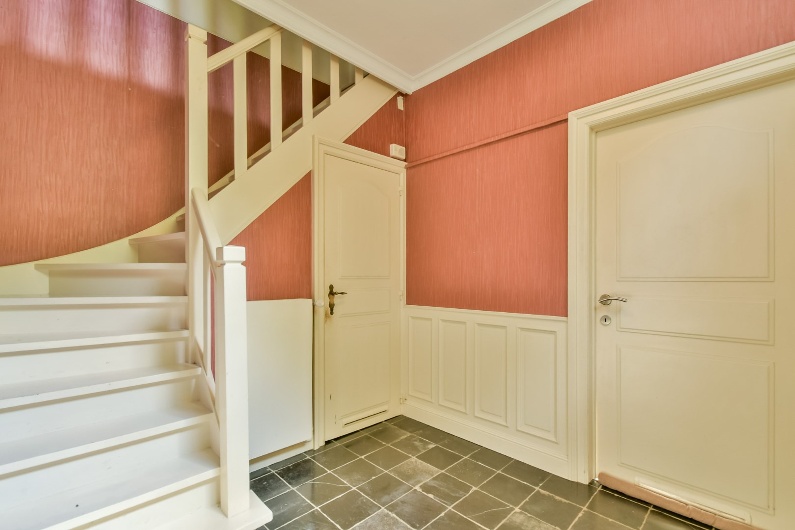 Welkom in deze charmante woning te midden van het groen in het hart van Oostkamp! - foto 5