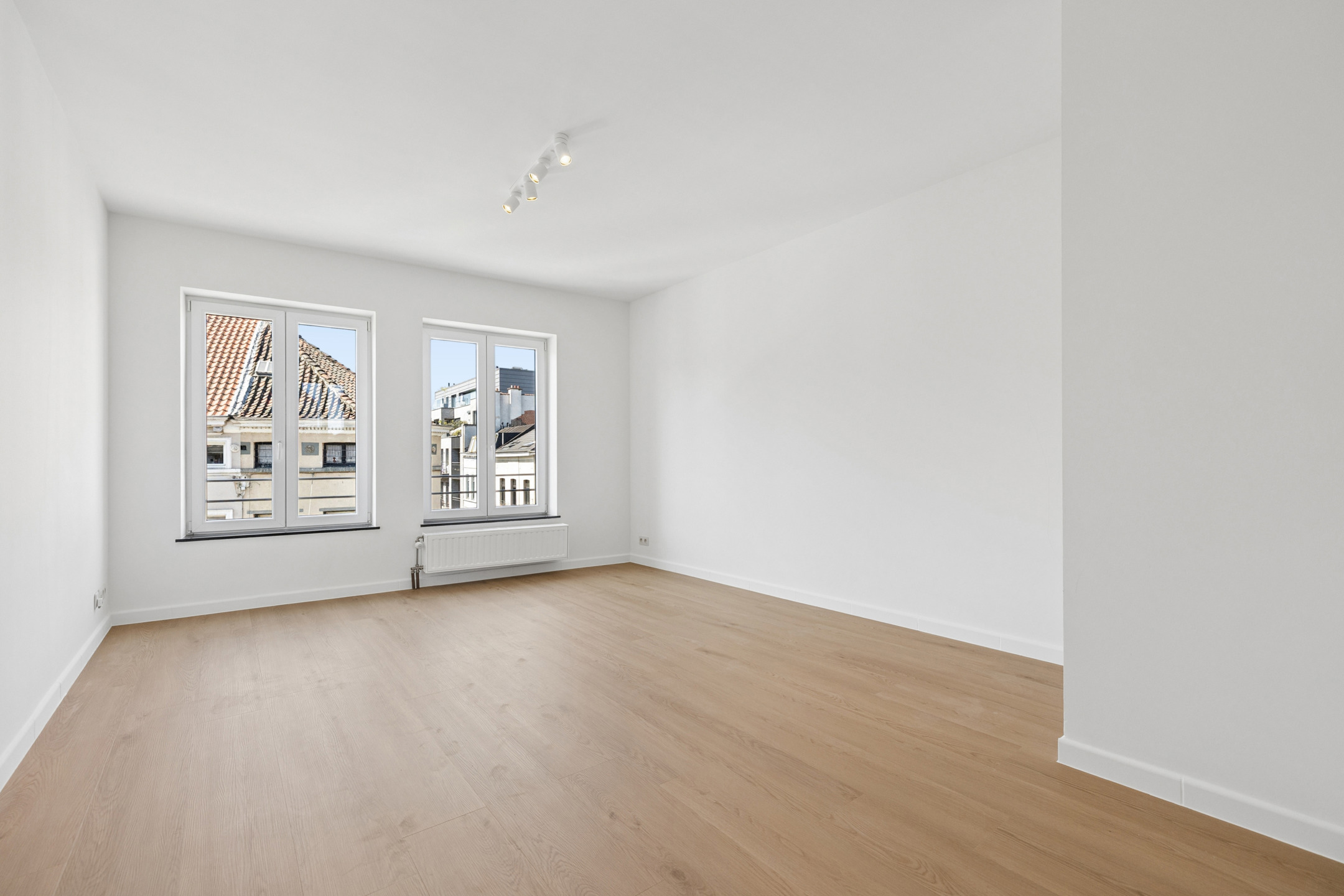Gerenoveerd appartement met 2 slpkamers van ± 92m² - foto 4