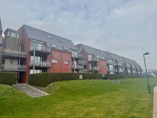 Rustig gelegen studio met aangenaam terras langs de Brugsevaart in Nieuwpoort. De studio beschikt over een praktische leefruimte met een keuken en...