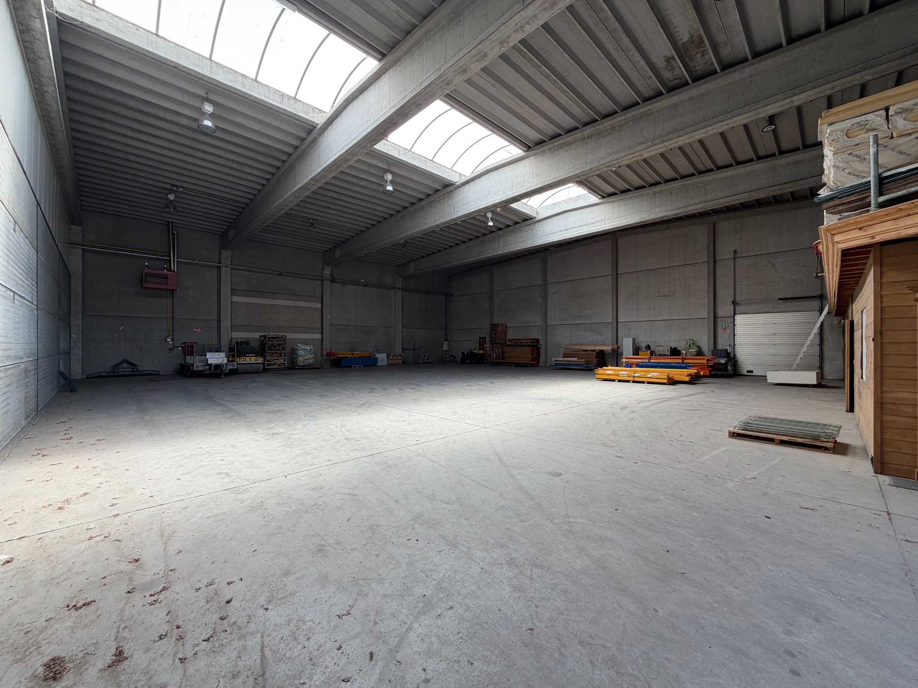 Magazijn 720m² met kantoor in Zulte - foto 4