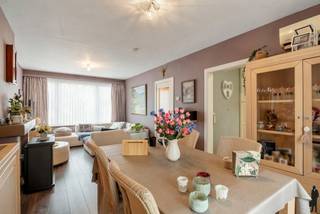 Te renoveren ruime bel-etagewoning op ca. 315 m² met veel potentieel en diepe besloten tuin!Gelegen in een groene en rustige buurt, met een...