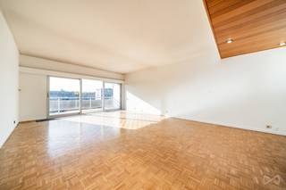 Info & bezoeken: maxime.l@weinvest.be| 📞 02 315 77 22Naar aanleiding van een geweigerde kredietaanvraag brengen wij dit charmante appartement in...