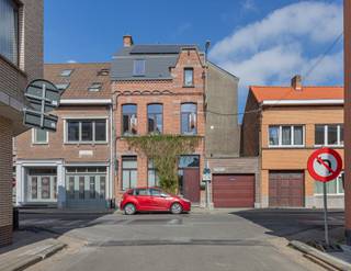 Op zoek naar een assistentie/kangoeroewoning met ruimte, charme én duurzaamheid dan is dit uw kans. Deze karaktervolle stadswoning combineert...