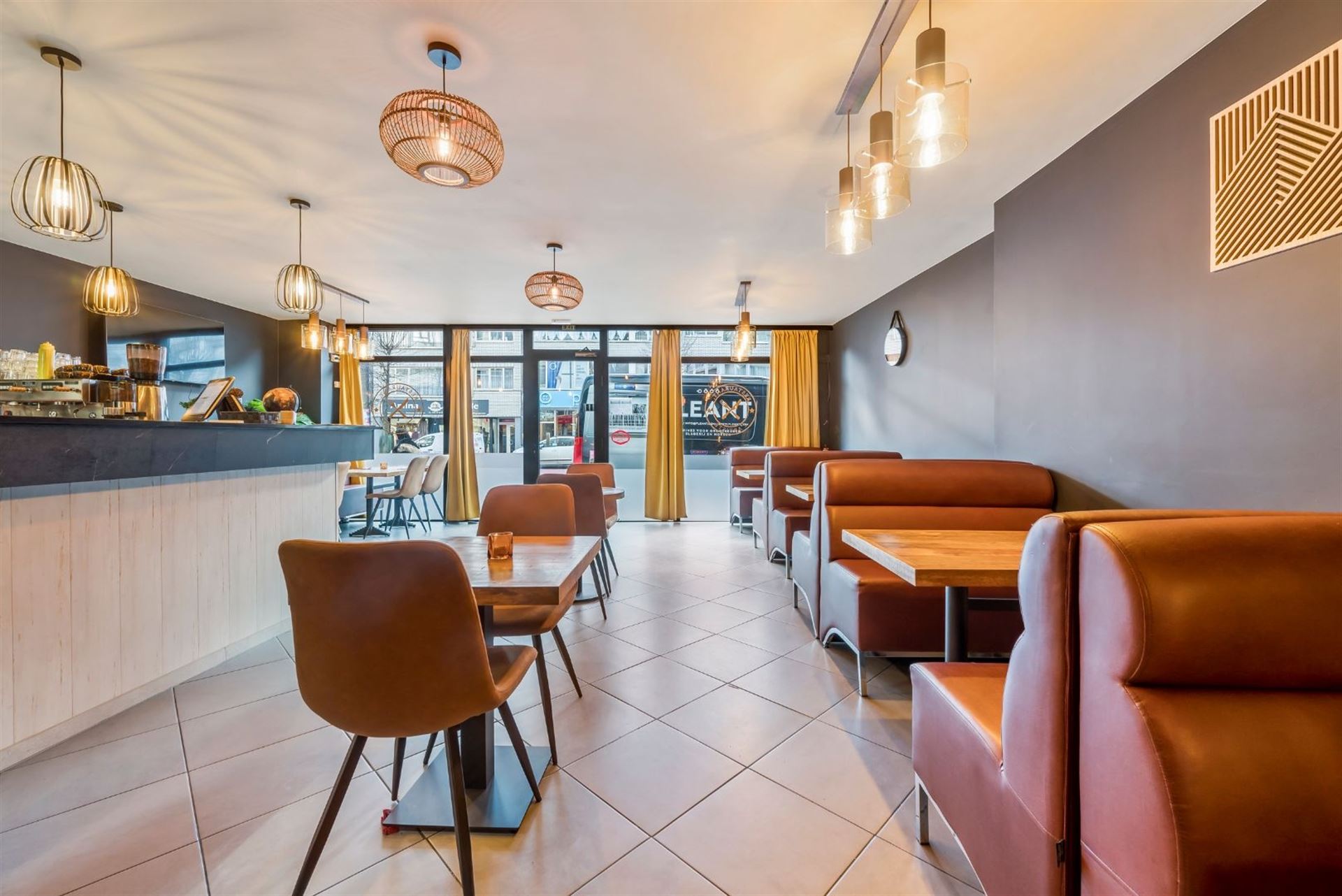 Opbrengsteigendom: handel + 5 units - foto 4