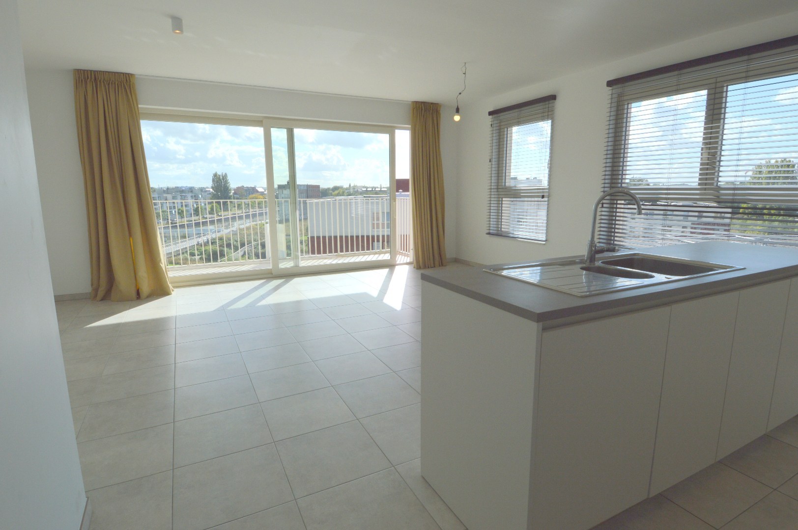 Prachtig 2-slaapkamerappartement (BJ 2021) met zicht op de Leie te koop in Harelbeke - foto 3
