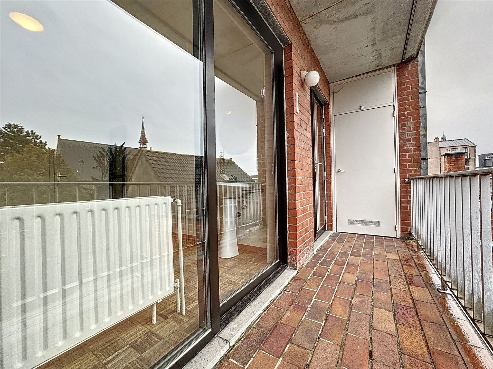 INSTAPKLAAR appartement (90m²) met 2 slaapkamers op 200m van de Grote Markt  - foto 4