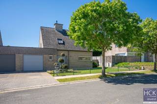 BEZOEKMOMENT OP AFSPRAAK 30/05De liggingDeze uitermate goed onderhouden woning is gelegen op het einde van een doodlopende straat, in een aangename...