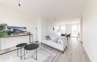 Ontdek dit volledig afgewerkte appartement (89m2), gelegen op de derde verdieping in de Kapelstraat te Izegem.De penthouse beschikt over twee...