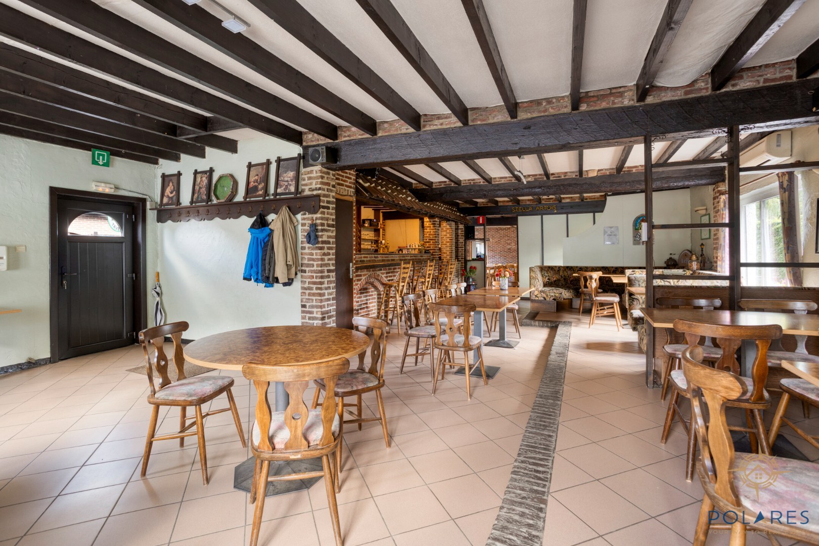 Goed gelegen taverne met woonst en grote parking - foto 3