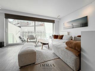 <p>Dit instapklare recent appartement gelegen vlakbij het Rubensplein combineert ruimte, licht en veelzijdigheid op een unieke manier. U komt binnen in een lichtrijke open leefruimte met een moderne, volledig uitgeruste keuken. Aansluitend heeft u directe toegang tot een ruim terras en via een trap tot de privatieve tuin, waar u in alle rust en privacy kan genieten.<br /><br />Op het gelijkvloers bevindt zich bovendien een comfortabele slaapkamer met ensuite badkamer.<br /><br />De benedenverdieping, bereikbaar via een vaste trap, biedt twee ruime polyvalente ruimtes en een aparte badkamer. Verder is er nog een handige extra wasruimte met plaats voor wasmachine en droogkast.<br /><br />Aarzel niet om ons te contacteren voor meer info: tel. : 050 62 44 14 of via knokke@immax.be</p>