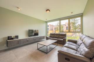 In het hart van Boechout, binnen het gegeerde woonproject Het Midden, bevindt zich dit ruime gelijkvloerse appartement aan de Jacques...