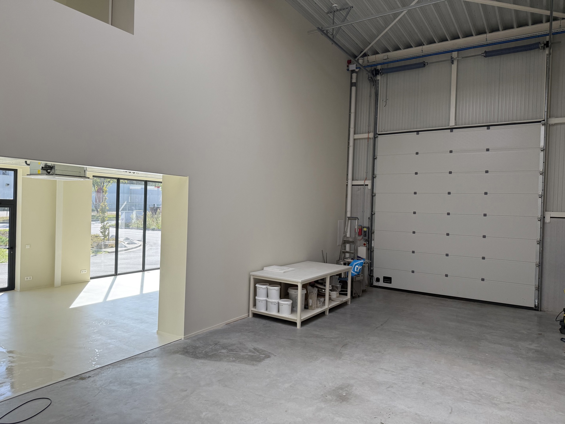 MODERNE KMO-UNIT MET SHOWROOM/KANTOOR IN GENK - foto 4