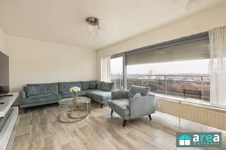 Dit op te frissen 2 slaapkamer appartement bevindt zich op de grens tussen Borgerhout & Deurne- aan de overkant van het Rivierenhof. Het betreft...