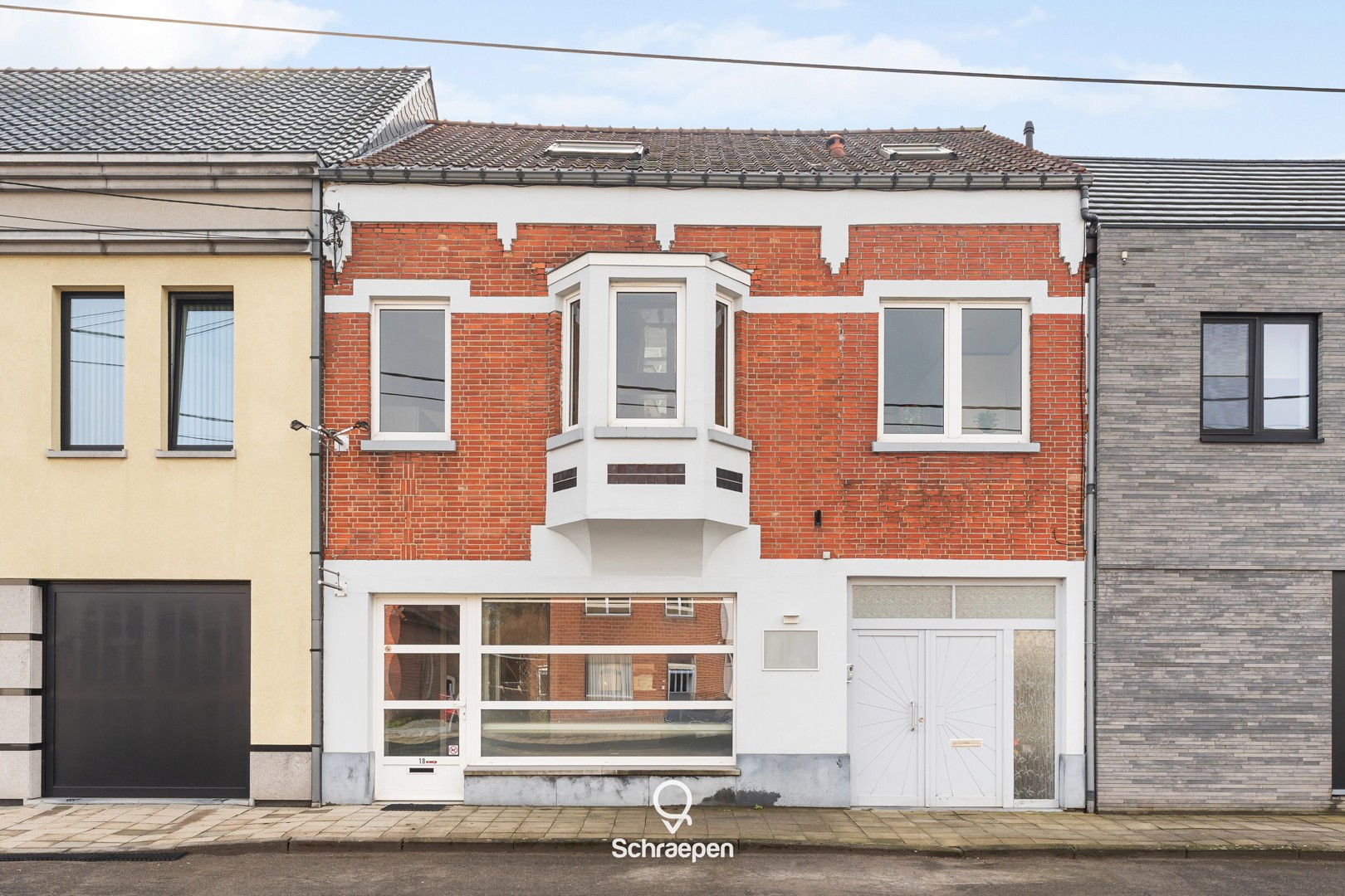 Karaktervolle woonst met handelsruimte op absolute toplocatie in Zonhoven-centrum! - foto 4