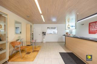 Unieke Kans voor Wonen en Werken in Aartselaar!  Dit pand biedt een uitstekende gelegenheid om wonen en werken te combineren, gelegen in het...