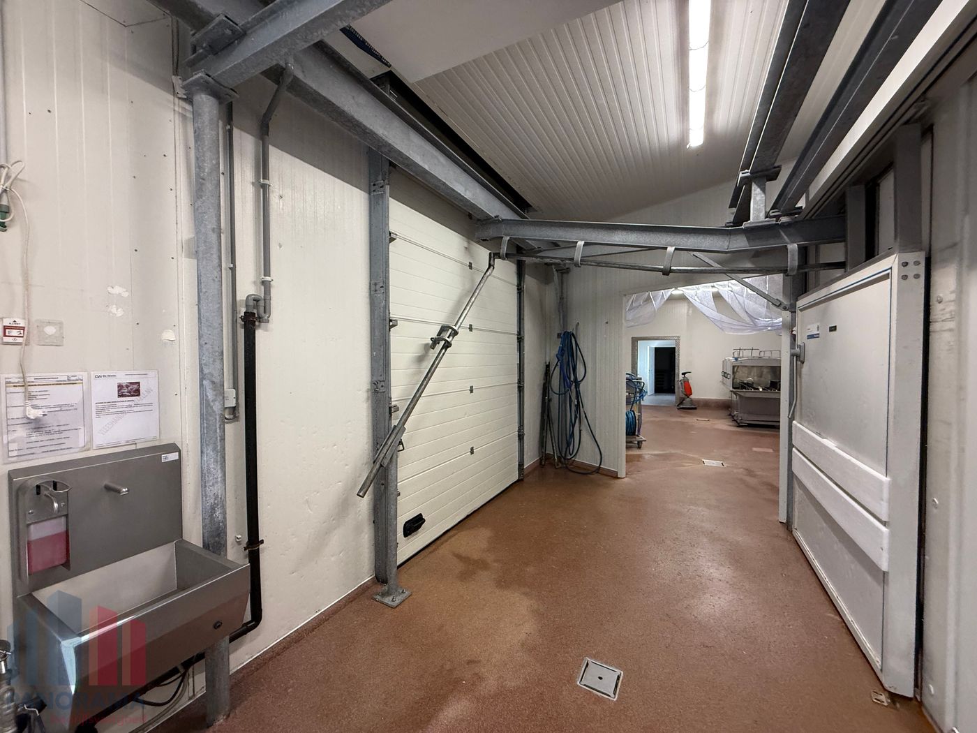 UITSTEKEND GELEGEN BEDRIJFSGEBOUW VLAKBIJ DE E40 TE AALTER - foto 4