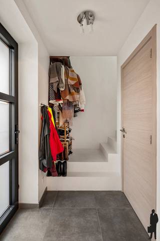 Centrale, instapklare en volledig gerenoveerde alleenstaande woning op 1.154 m² – De Heuvel, KalmthoutIn de gegeerde woonwijk De Heuvel, op korte...