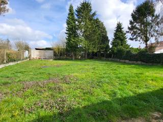 VRIJ 20/3 is de woning VRIJ TE BEZOEKEN tussen 16.00 - 18.00 ZONDER AFSPRAAK Te renoveren woning met veel charme en ruime tuin op 671 m². Op zoek...