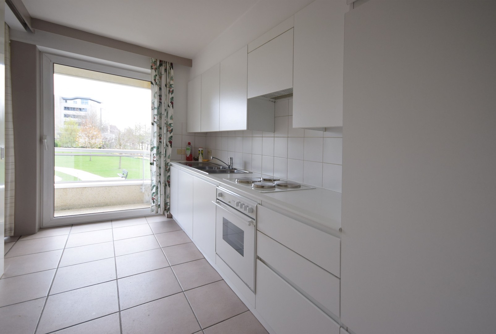 Ruim appartement met 2 slaapkamers en terras in residentie Helminge - foto 3