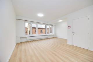 Dit volledig gerenoveerd appartement (2025) staat te koop aan de Kaaldries op een centrale locatie en op wandelafstand van het centrum van...