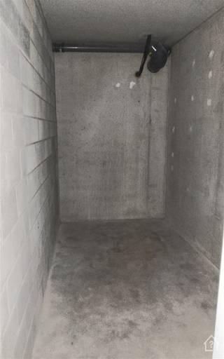 Ondergrondse autostaanplaats te koop in Onze-Lieve-Vrouw-Waver.Deze veilige staanplaats bevindt zich in het centrum in Onze-Lieve-Vrouw-Waver  en is...