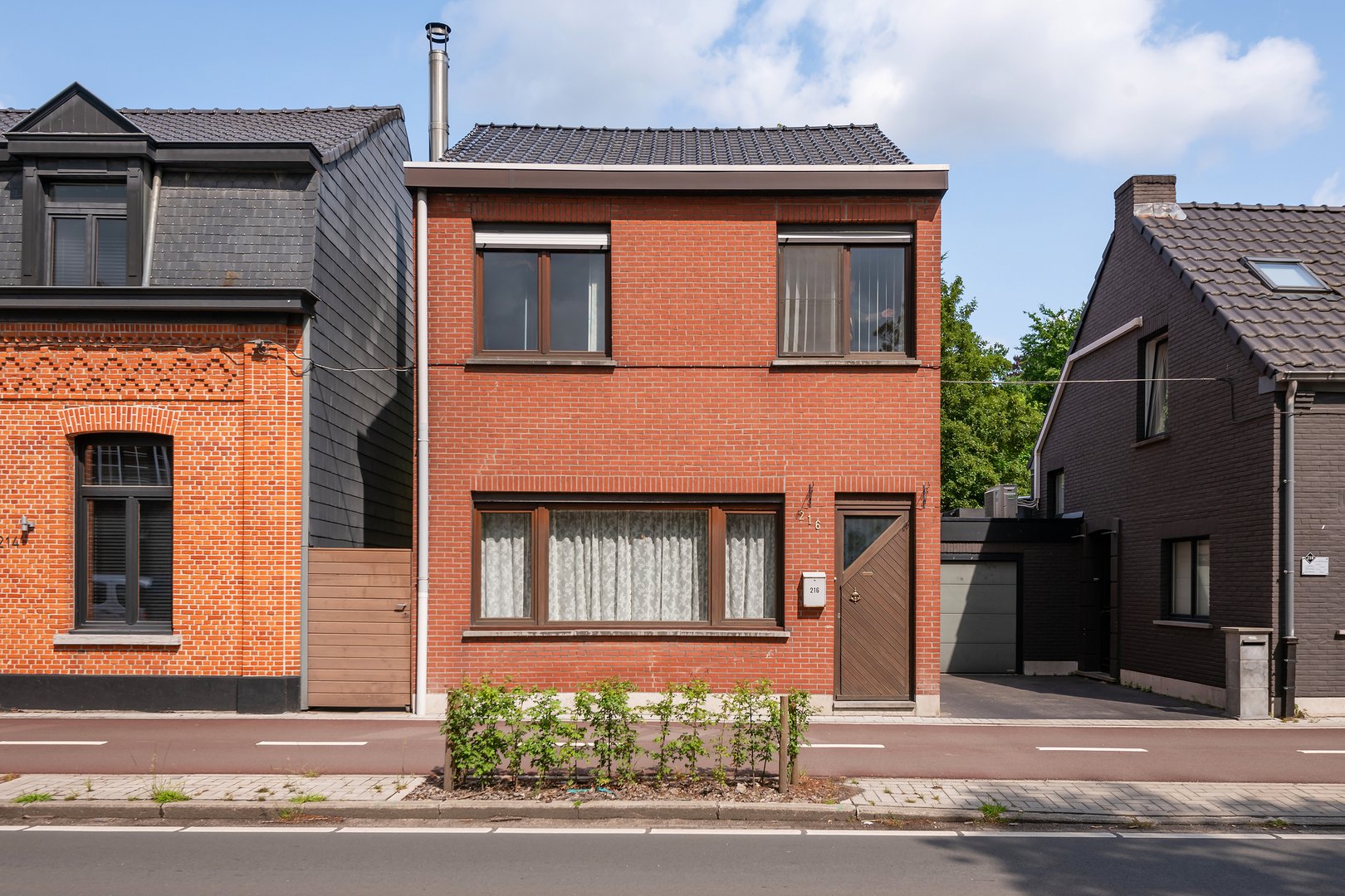 Woning op een centrale locatie met mooie tuin. - foto 1