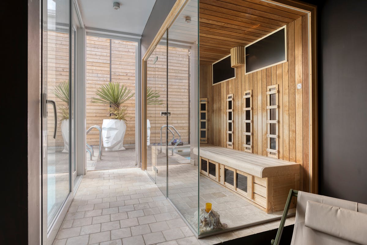 Opbrengsteigendom met 2 privatieve sauna's met Appartement - foto 5