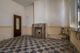 Op zoek naar een woning met potentieel én een uitstekende ligging? Deze totaal te renoveren woning in Temse is een buitenkans voor wie wil...