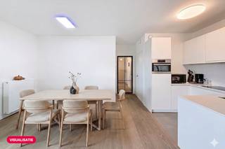 In residentie 'De Gloria', pal in het centrum van Ieper, vindt men dit prachtig appartement met 2 slaapkamers, terras...