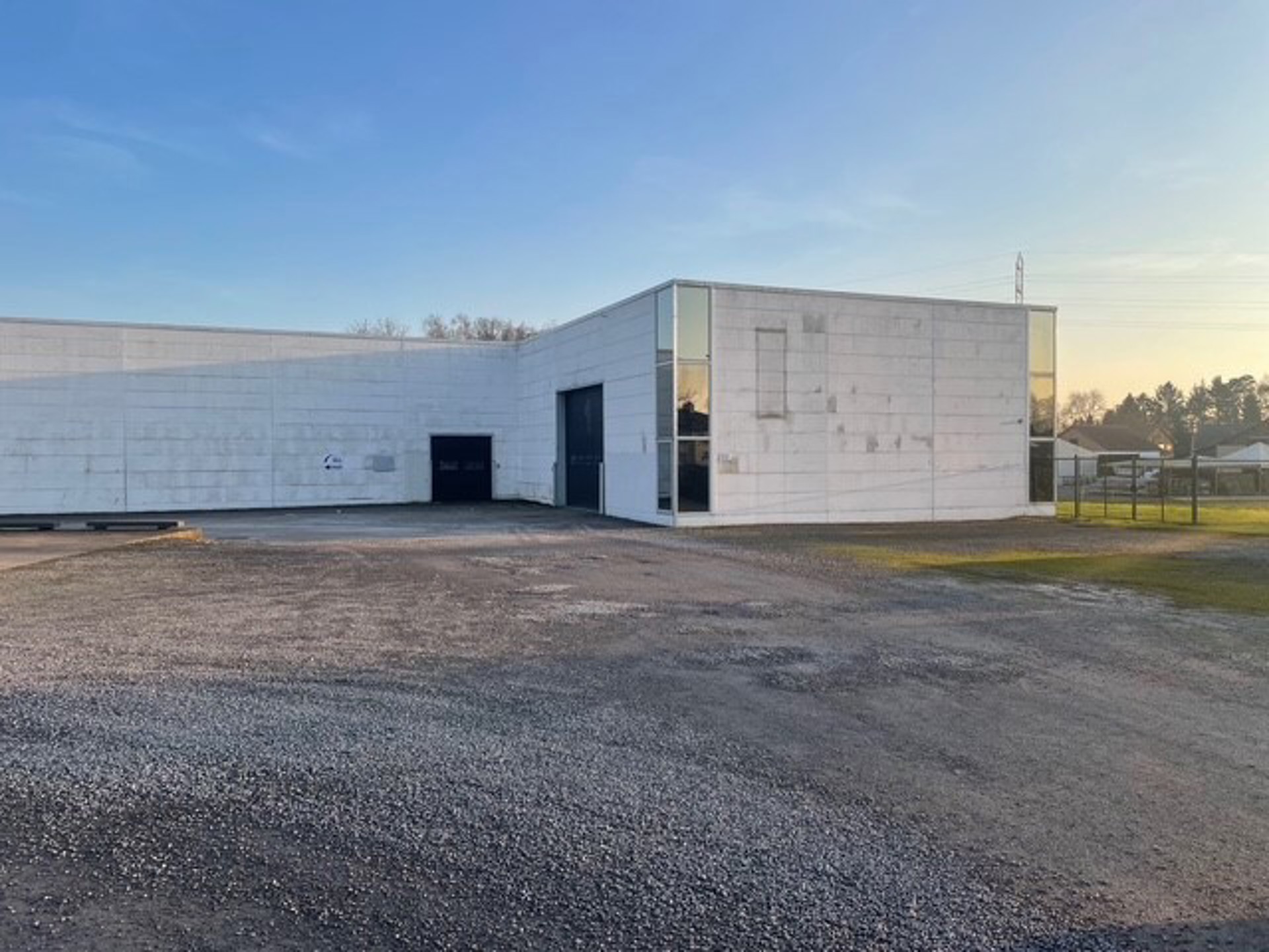 MULTIFUNCTIONEEL BEDRIJFSGEBOUW - foto 2