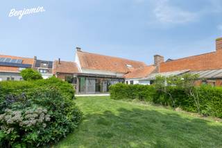 - Emplacement calme au centre de Geluwe: Rue de Jérusalem 10- Espace de vie spacieux avec véranda confortable- Cuisine pratique- Grand jardin orienté...