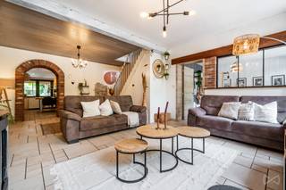 <div>
<div>
<section>
<div>
<div>
<div>
<div>
<div>
<div>
<p>We Invest Hesbaye biedt u deze charmante vrijstaande woning aan, een echte topper, gelegen in een rustige doodlopende straat!</p>
<p><strong>Indeling:</strong></p>
<p><strong>Gelijkvloers:</strong> inkomhal, woonkamer van 31,7 m², eetkamer van 17 m², volledig uitgeruste keuken met toegang tot de tuin, apart toilet, wasruimte, bijkeuken en garage.</p>
<p><strong>Eerste verdieping:</strong> nachthal, drie slaapkamers van 11,9 m², 8,9 m² en 8,5 m², badkamer met ligbad, toilet en wastafel, evenals een zolder van 18,3 m² boven de garage.</p>
<p><strong>Tweede verdieping:</strong> ruime vierde slaapkamer van bijna 26 m².</p>
<p><strong>Buiten:</strong></p>
<p>De woning beschikt over een aangelegde en volledig omheinde tuin achteraan zonder inkijk, evenals een overdekt terras, ideaal om nog langer van de zomeravonden te genieten.</p>
<p><strong>Technische kenmerken:</strong></p>
<p>PVC-ramen met dubbele beglazing, geïsoleerd dak, centrale verwarming op stookolie met Saint-Roch-ketel, elektrische boiler van 300 liter, conforme tweevoudige elektrische installatie en aansluiting op de riolering.</p>
<p><strong>EPC:</strong> Energieklasse D – Energieverbruik: 58.265 kWh/jaar – 274 kWh/m²/jaar<br />Rapportnummer: 20171016000784</p>
<p>Bod onder voorbehoud van aanvaarding door de eigenaars.</p>
<p>Zin om deze woning te bezoeken?</p>
<p>📞 0499/19.26.45<br />✉️ felicien.ponzoda@weinvest.be</p>
<p>Neem rechtstreeks contact met ons op om andere exclusieve opportuniteiten te ontvangen!</p>
<p>Wij begeleiden u bij uw aankoop- of investeringsproject, evenals bij de verkoop van uw eigendom.</p>
<p><strong>GRATIS en VRIJBLIJVENDE waardebepaling</strong> van uw woning door uw expert: 0499/19.26.45.</p>
</div>
</div>
</div>
</div>
</div>
</div>
</section>
</div>
</div>