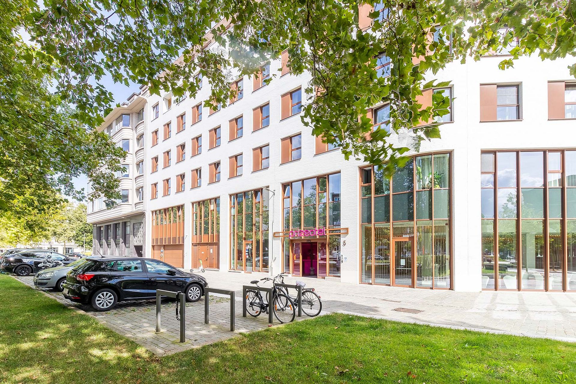 Zorgeloze hotelinvestering in het centrum - foto 1