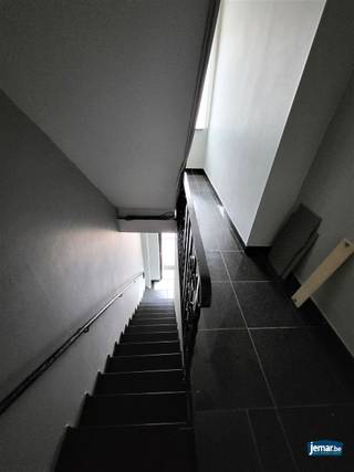 <p><span>Wij presenteren u een unieke kans om eigenaar te worden van een prachtig handelspand met een commerciële ruimte en drie appartementen, gelegen in het bruisende hart van Genk. Dit pand is momenteel volledig verhuurd, wat niet alleen zorgt voor een stabiele inkomstenstroom, maar ook een aantrekkelijk rendement biedt aan potentiële investeerders. Bovendien zijn twee van de appartementen voorzien van een heerlijk terras waar bewoners kunnen genieten van de buitenlucht en het stadsleven.</span></p><p><span>Of u nu een ervaren investeerder bent op zoek naar een solide en winstgevende investering, of een gedreven projectontwikkelaar die mogelijkheden ziet in het herontwikkelen van deze unieke locatie, dit pand biedt u een scala aan mogelijkheden. De centrale ligging in Genk, gecombineerd met de gunstige verhuursituatie, opent de deur naar diverse toekomstige ontwikkelingen en groeipotentieel.</span></p><p><span> </span></p><p><span>Wij nodigen u graag uit om contact met ons op te nemen voor meer informatie, het plannen van bezichtigingen of om dieper in te gaan op de details van deze bijzondere kans. Mis deze unieke gelegenheid niet en neem vandaag nog de eerste stap naar een veelbelovende investering in het hart van Genk. Dat kan via <span>Ercan@jemar.be</span></span><span> of 0484036892. </span></p><p><span> </span></p>