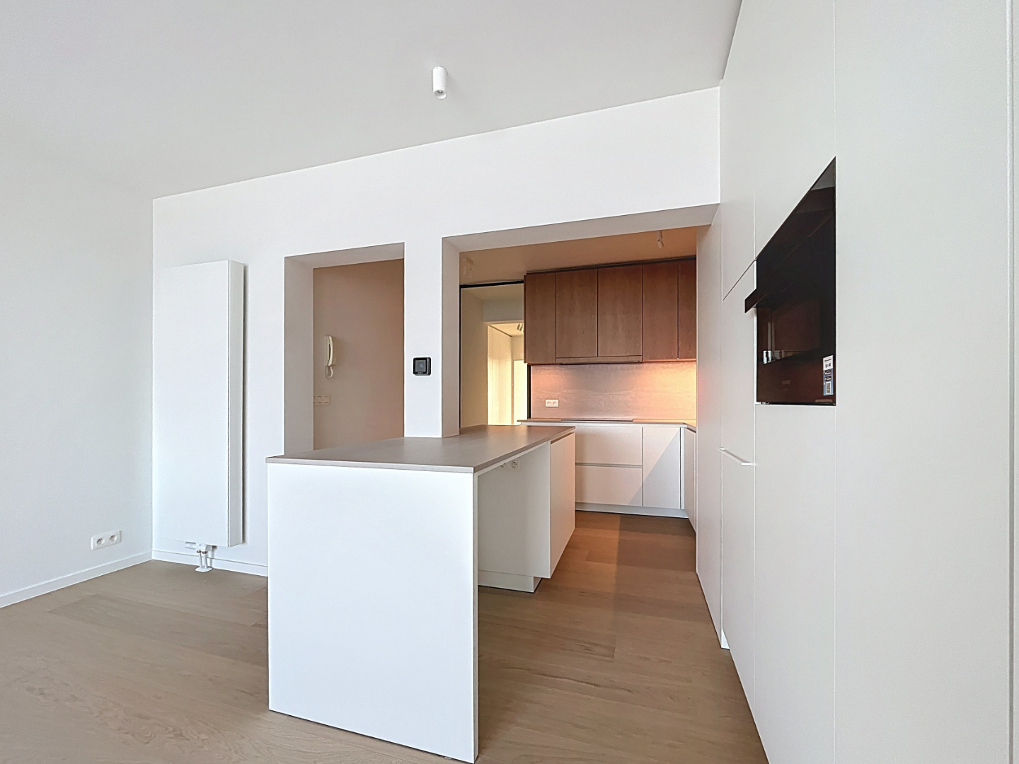 Gerenoveerd  twee slaapkamer appartement met frontaal zeezicht én centrale ligging - photo 4