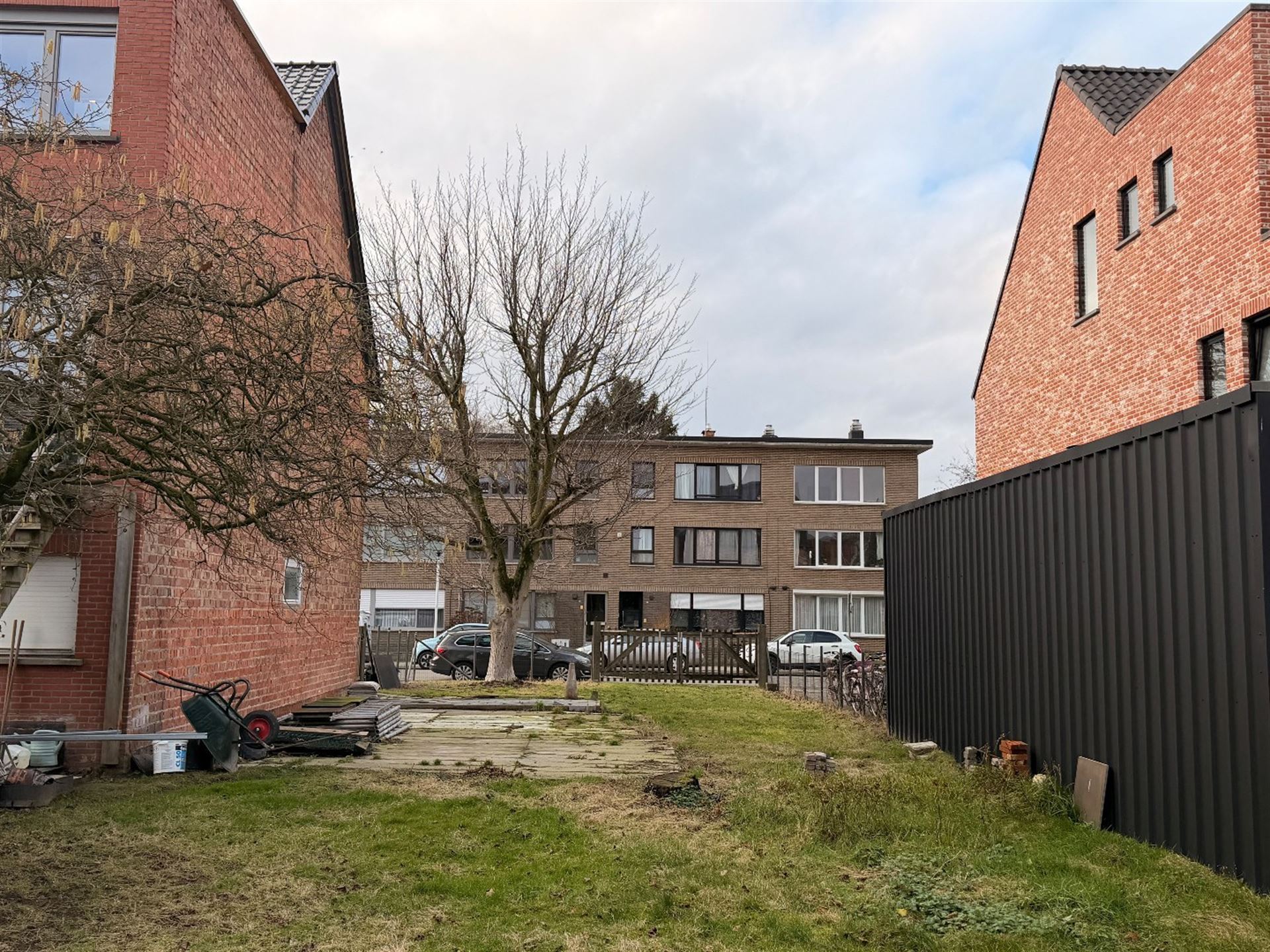 Bouwgrond van 297 m² voor een halfopen bebouwing! - foto 4