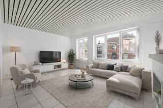 [[ DIT PAND NEEMT DEEL AAN DE ERA OPEN HUIZEN DAG OP 14/3 VAN 11:00 TOT 12:00 ]]
<p><strong>Blankenberge: Ruim, lichtrijk appartement met 2 slaapkamers te koop!</strong></p>

<p>In het centrum van Blankenberge vinden we dit ruim appartement met 2 slaapkamers te koop. Deze is centraal gelegen tussen de Grote Markt en het station, en op wandelafstand van zee en jachthaven.</p>

<p><strong>Indeling:</strong> Inkomhal, ruime woonkamer, keuken, badkamer, 2 slaapkamers</p>

<p><strong>Troeven:</strong></p>

<ul><li>Zeer lichtrijk.</li><li>Centraal gelegen.</li><li>Instapklaar</li></ul>

<p>Meer informatie? Contacteer Maarten op het nummer 050 42 58 98.</p>