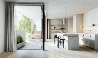 Appartement in oase van rust in bruisende stadscentrum met zicht op binnentuin! <br /><br />Karaktervol architecturaal pareltje in energetisch nieuw project met leefruimte met grote raampartijen, open keuken. Gastentoilet. Drie slaapkamers met voldoende ruimte voor kasten, 1 badkamer. Twee terrassen waarvan 1 met zicht op de prachtige binnentuin.<br /><br />Parking en berging mogelijk bij aan te kopen.<br /><br />Dit appartement wordt volledig afgewerkt opgeleverd conform lastenboek met vrije keuze voor de koper van materialen en stijl.