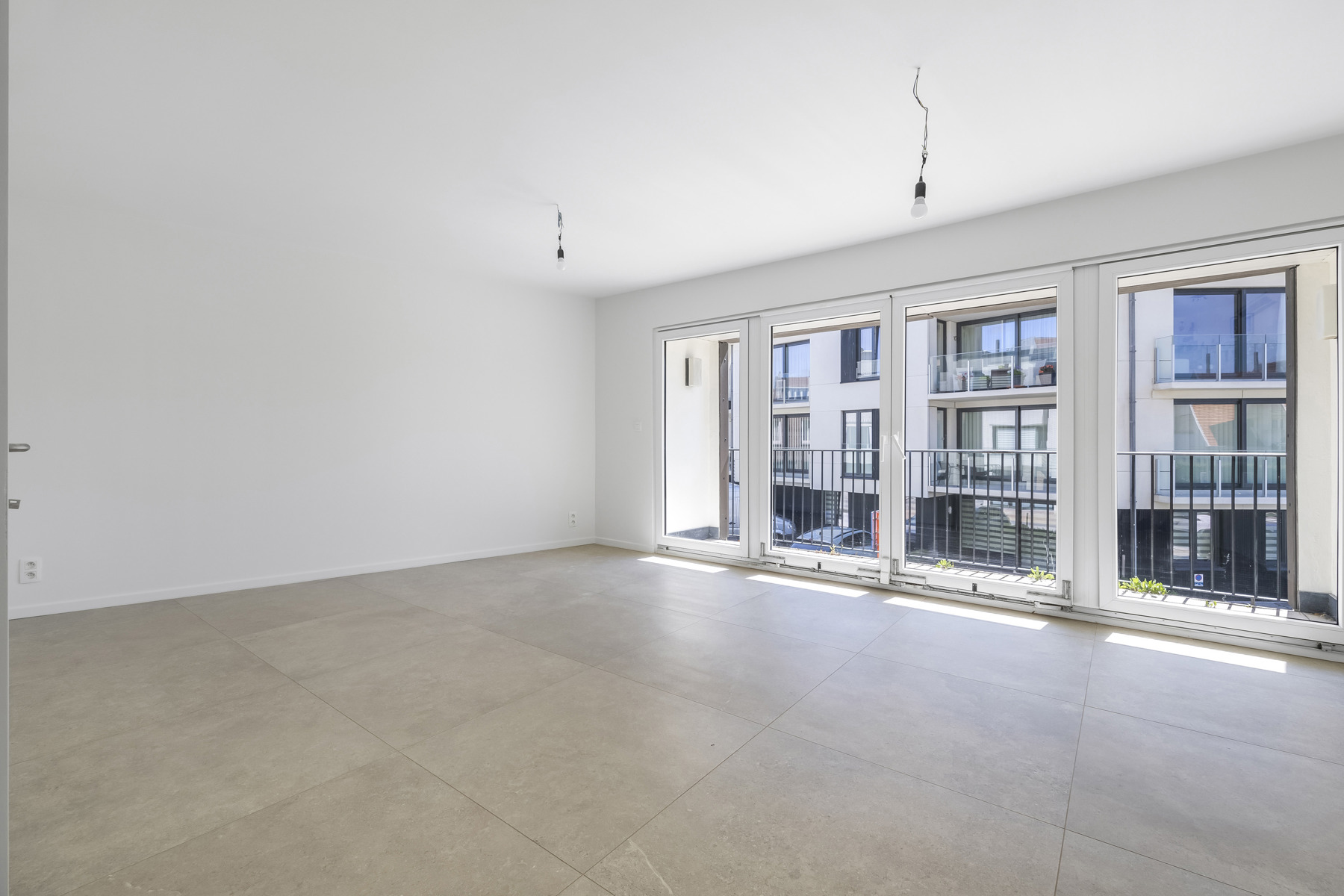 Volledig vernieuwd 2-slaapkamer appartement met 2 terrassen - foto 5