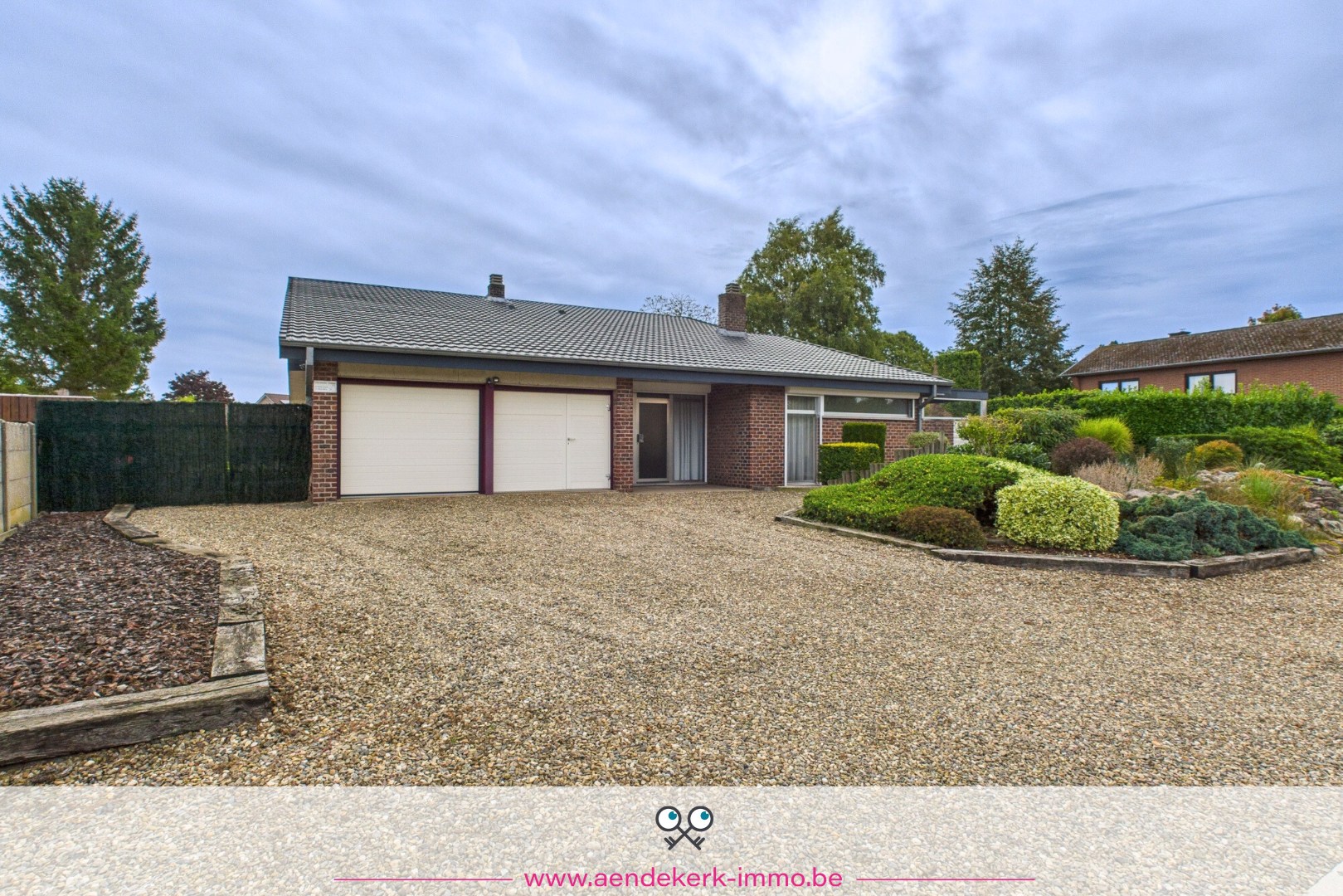 Ruime gezinswoning met grote tuin in landelijke omgeving van Kinrooi, vlakbij Nederland - foto 1