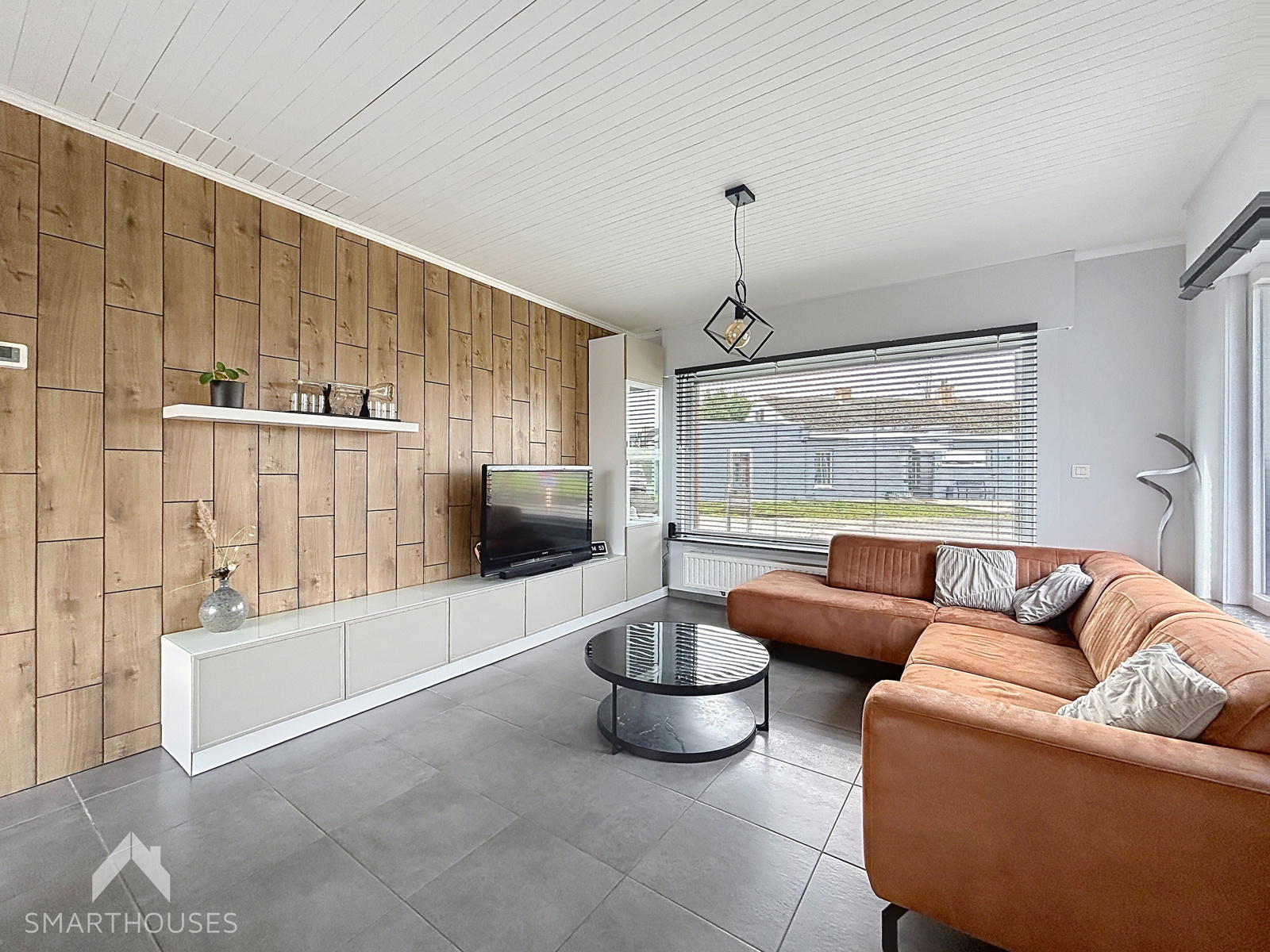 instapklare woning met 3 slpks, garage en 3 parkeerplaatsen - foto 3