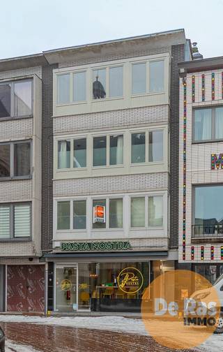 EERSTE BEZOEKDAG ZATERDAG 7 FEBRUARI VAN 10U TOT 12U (ENKEL OP AFSPRAAK: 053/60.65.66)ZOTTEGEM - Dit appartement op de eerste verdieping situeert...