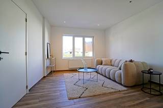 Op wandelafstand van het centrum bevindt zich deze prachtige, energiezuinige woning die een totaalrenovatie heeft ondergaan. De woning is...