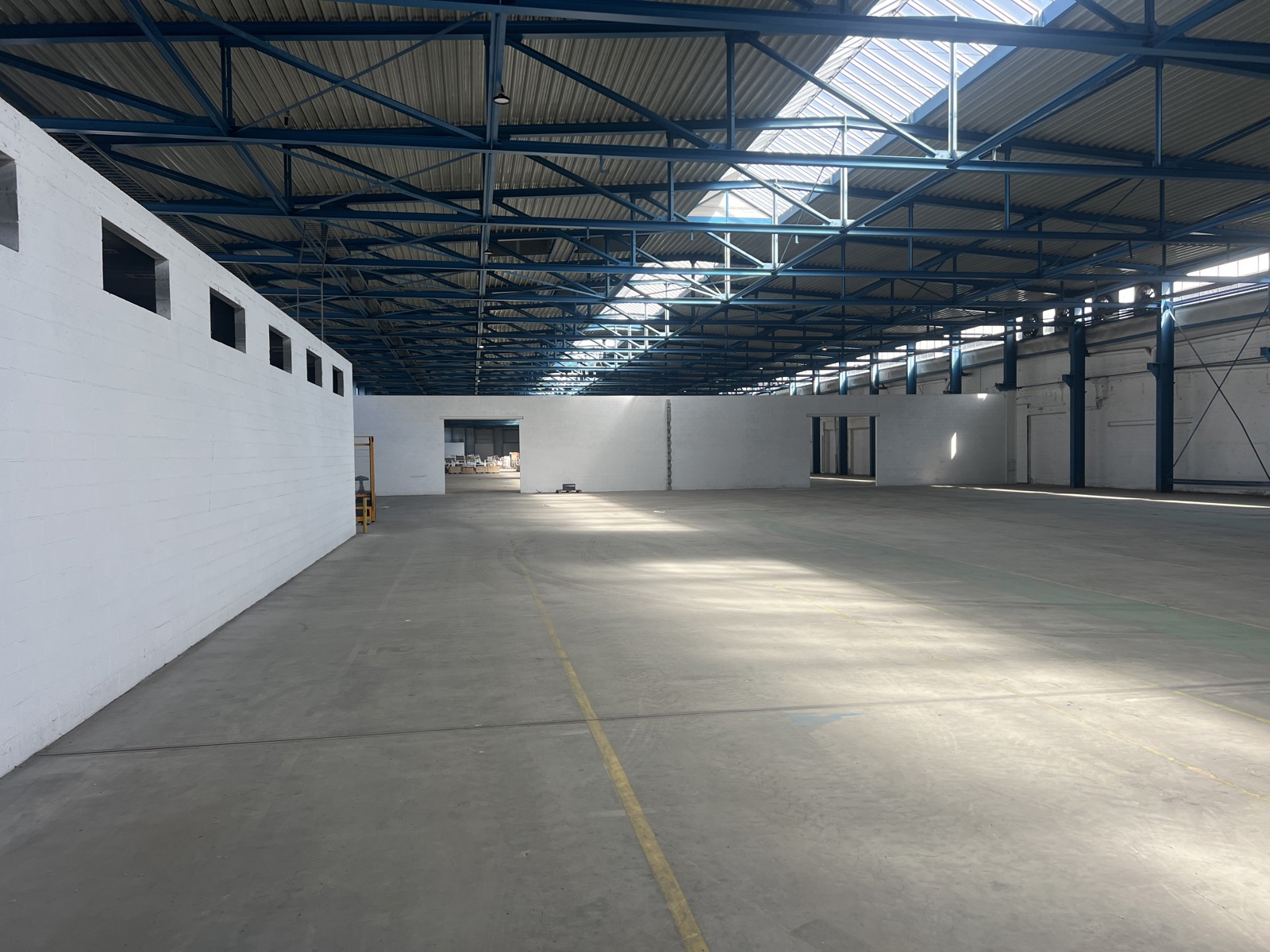 Commercial for rent in Charleroi - photo 2