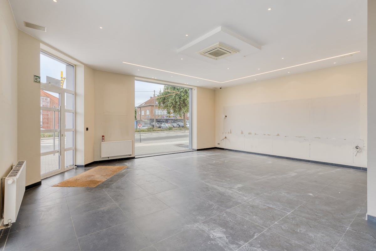 Espace commercial à vendre à Sint-Pieters-Leeuw - photo 4