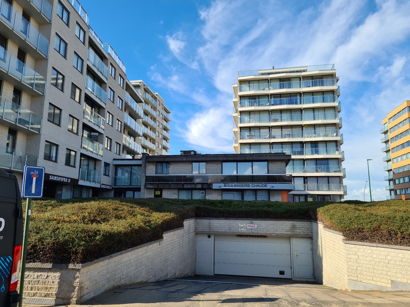 GROTE GARAGEBOX MET 4 PARKEERPLAATSEN (nummers 116-117-118-119) TE KOOP ONDER DE RESIDENTIES "SANDERLING + SANDPIPER" gelegen in de Kapellelaan 2 te De Panne - foto 5