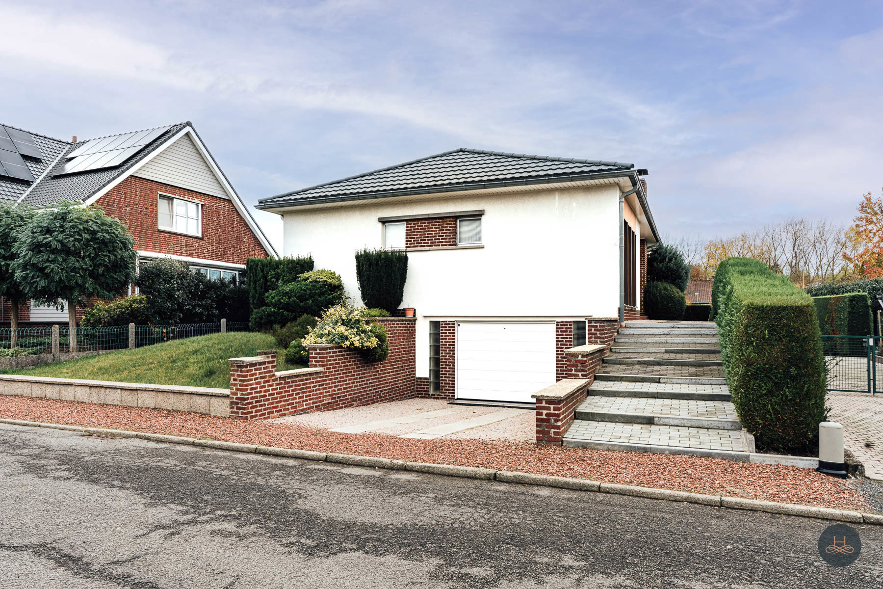 Ruime gezinswoning met garage en tuin op toplocatie - foto 1